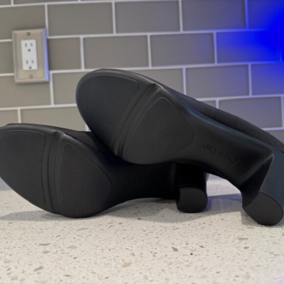 Calvin Klein “Elissa” Stretch Peep-Toe Black Pump in Size 9M - Picture 6 of 6
